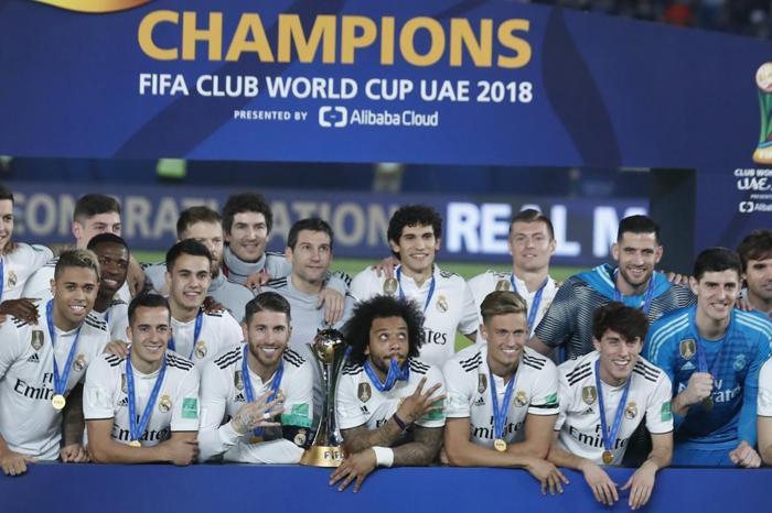 Dünya şampiyonu Real Madrid kupasına kavuştu
