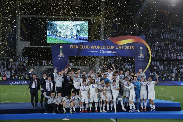 Dünya şampiyonu Real Madrid kupasına kavuştu