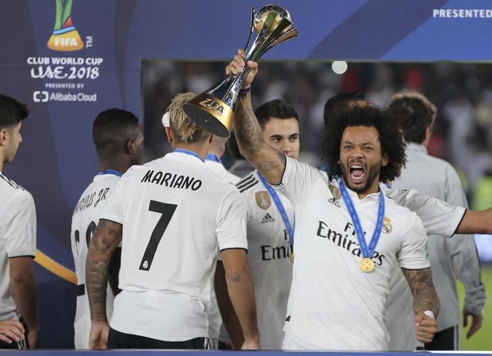 Dünya şampiyonu Real Madrid kupasına kavuştu