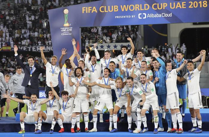 Dünya şampiyonu Real Madrid kupasına kavuştu