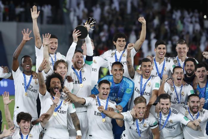 Dünya şampiyonu Real Madrid kupasına kavuştu