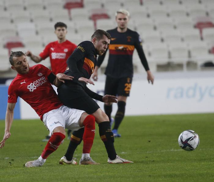 Fanatik yazarları Sivasspor - Galatasaray maçını yazdı