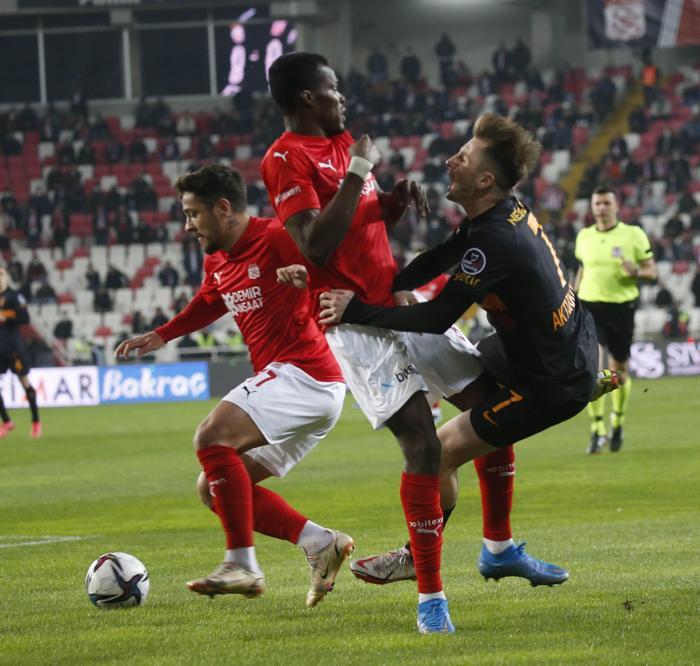 Fanatik yazarları Sivasspor - Galatasaray maçını yazdı