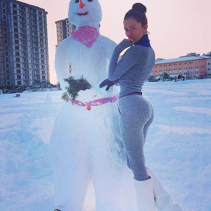 Ronaldonun gözdesi Cansu Taşkın Çin yolcusu