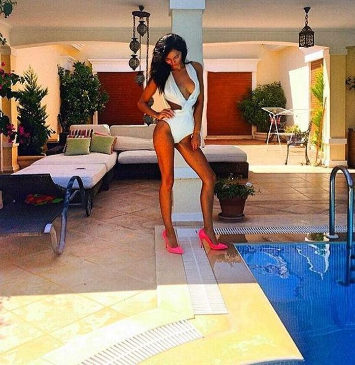 Ronaldonun gözdesi Cansu Taşkın Çin yolcusu