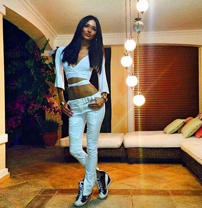 Ronaldonun gözdesi Cansu Taşkın Çin yolcusu