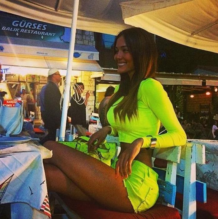 Ronaldonun gözdesi Cansu Taşkın Çin yolcusu