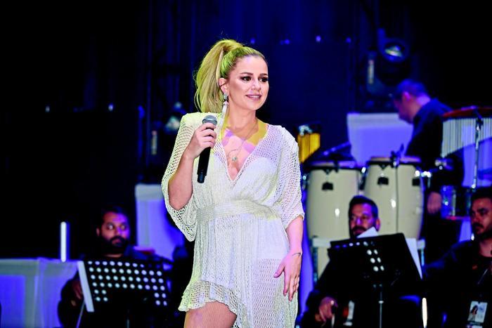 Serenay Sarıkaya Hollywood yolunda | İşte magazinde öne çıkanlar...