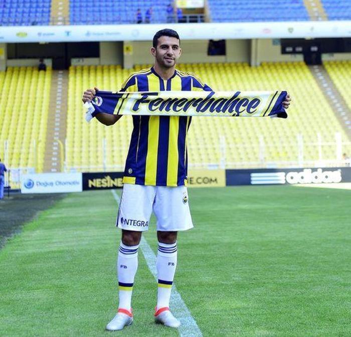 Beşiktaş, yine Fenerbahçenin sağ bek Şener Özbayraklıya gözünü dikti