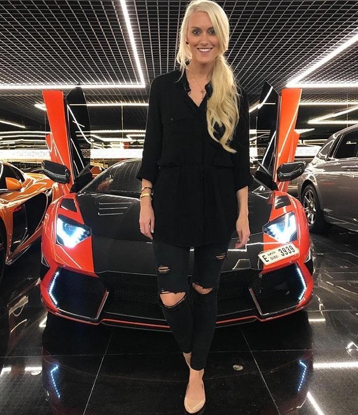 Alexandra Mary Hirschi İstanbulda hayranlarıyla buluştu