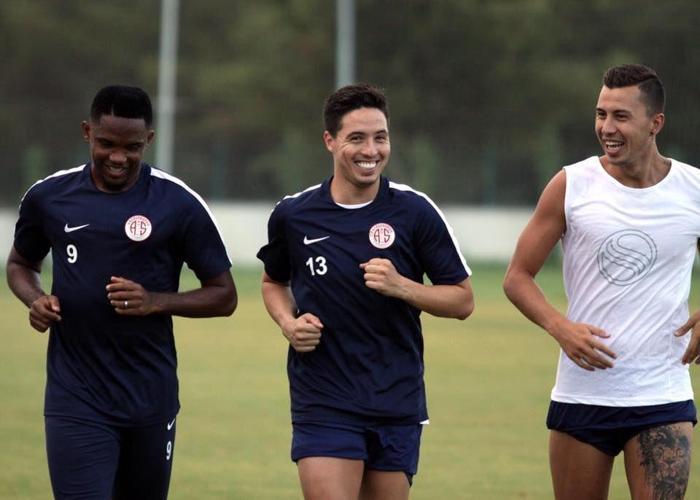 İki skandal birden Etoo ve Nasri herkesi şoke etti...