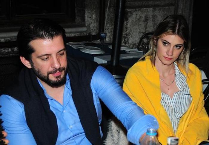 Eski basketbolcu Kerem Tunçeri Sinem Öktenle görüntülendi