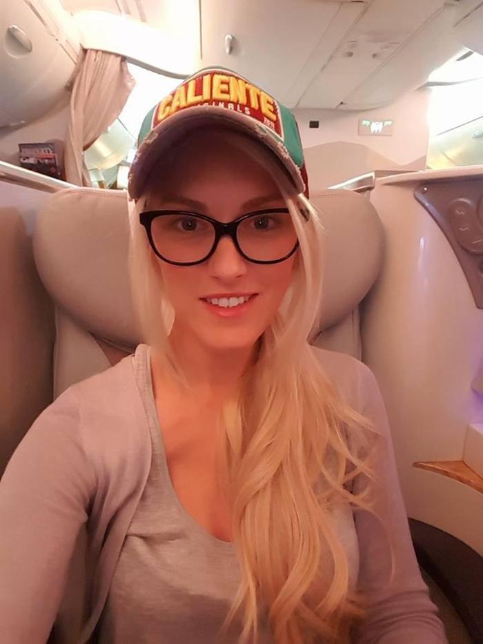 Alexandra Mary Hirschi İstanbulda hayranlarıyla buluştu