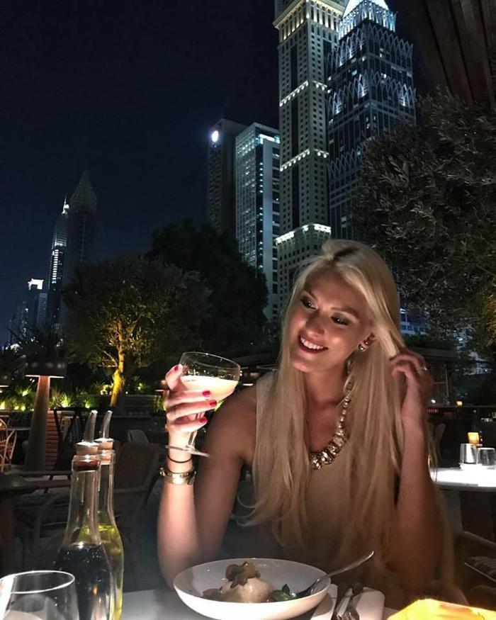 Alexandra Mary Hirschi İstanbulda hayranlarıyla buluştu