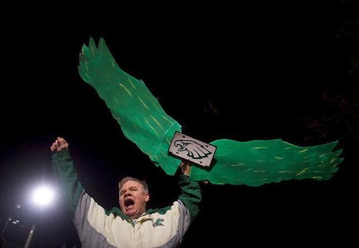 Philadelphia Eagles taraftarları Super Bowl zaferini sokakta kutladı