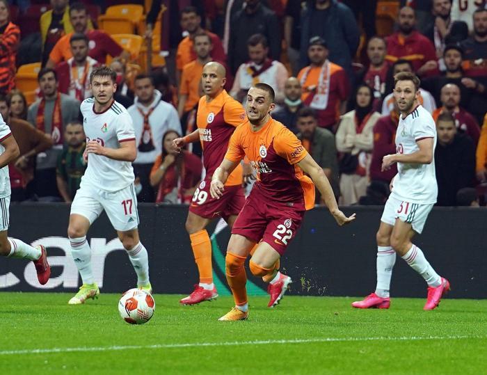 Galatasarayın Avrupadaki başarı hikayesi Terim dünyaca ünlü teknik adamların bileğini büktü...