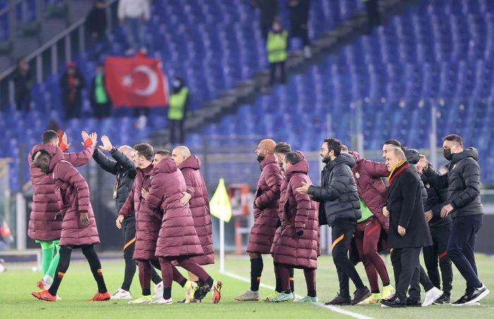 Galatasarayın Avrupadaki başarı hikayesi Terim dünyaca ünlü teknik adamların bileğini büktü...