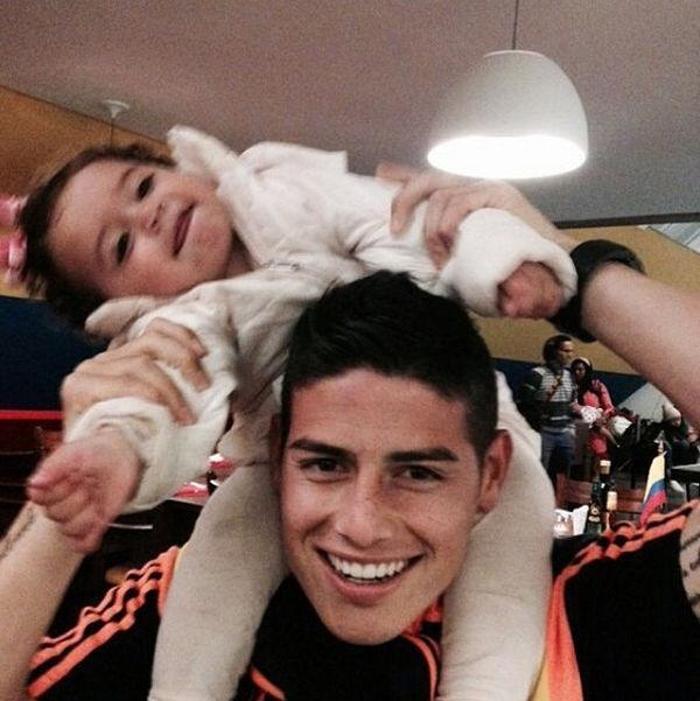 Mutlu aile babası: James Rodriguez