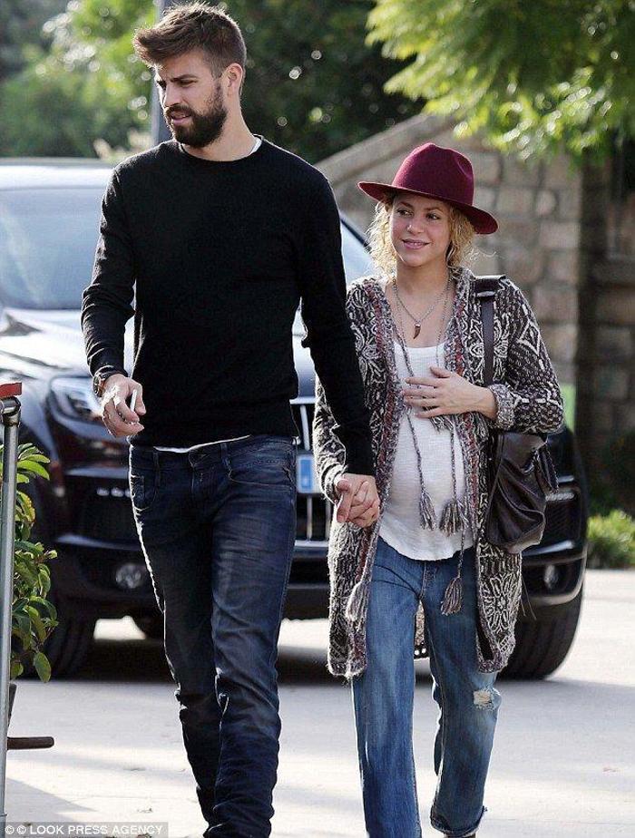 Shakira hamilelik moduna girdi