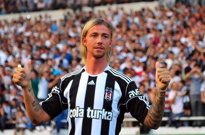 İmza töreni dediğin böyle olur