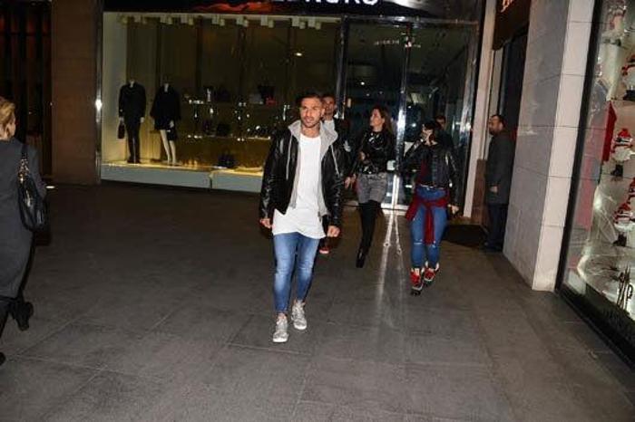 Pepe ve Quaresma yengelerle yemekte Şaşırtan detay...