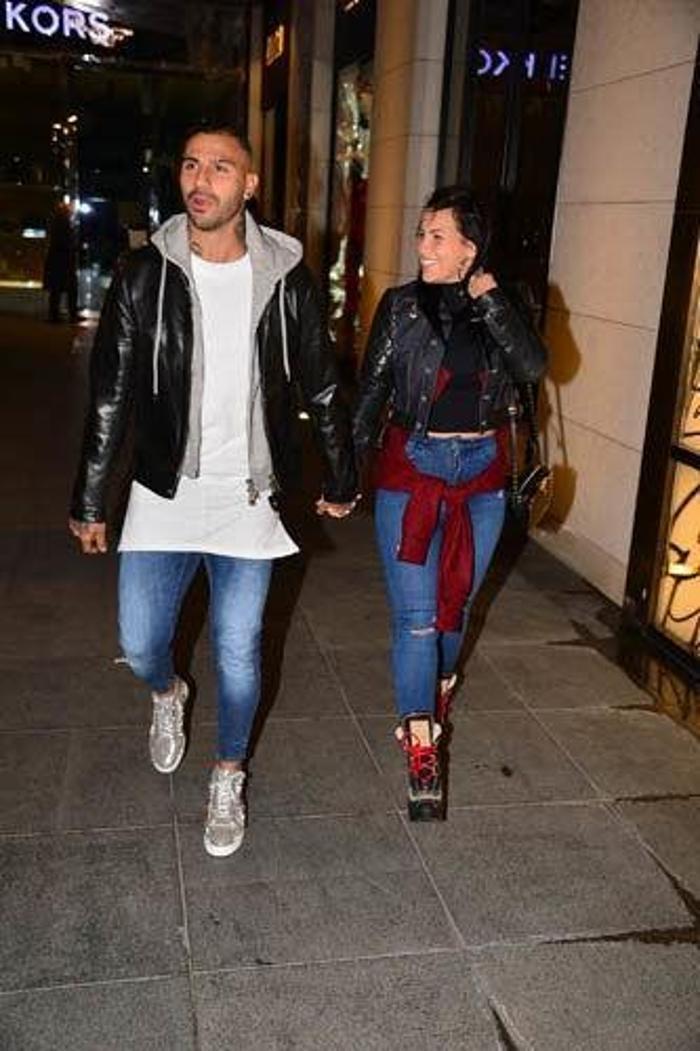 Pepe ve Quaresma yengelerle yemekte Şaşırtan detay...
