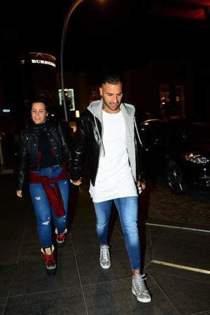 Pepe ve Quaresma yengelerle yemekte Şaşırtan detay...