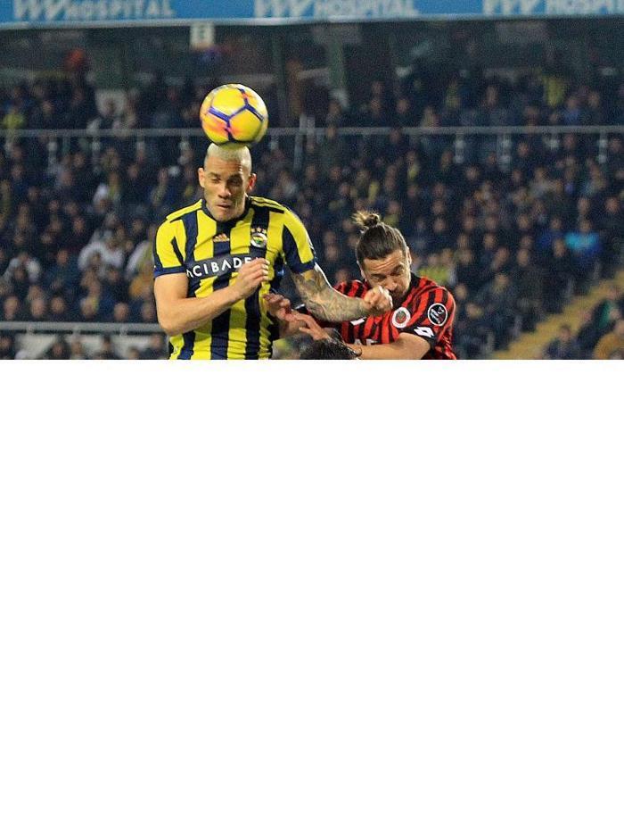 İki kırmızıyı atladı (Deniz Çoban)