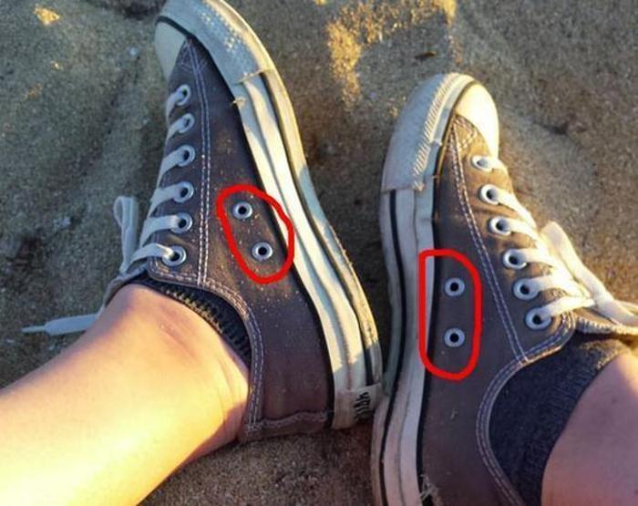 Converse ayakkabılardaki delikler