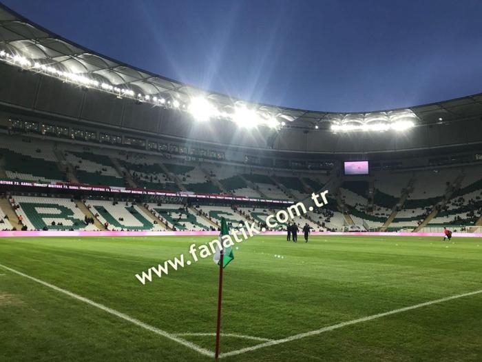 Bursaspor-Beşiktaş mücadelesi öncesi zemin şoku