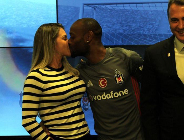 Beşiktaşta Love ve Cyle Larin imzaladı