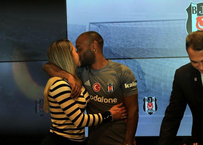 Beşiktaşta Love ve Cyle Larin imzaladı