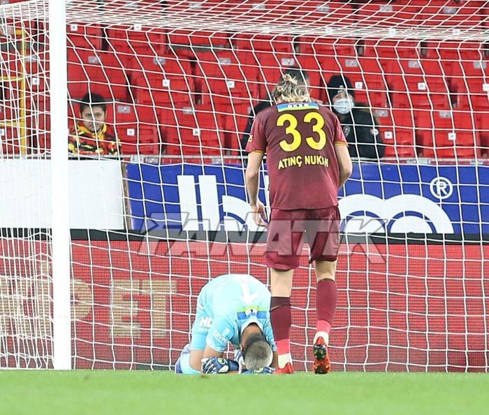 5.5 aylık bebeğini kaybeden İrfan Can Eğribayat, gözyaşlarını tutamadı