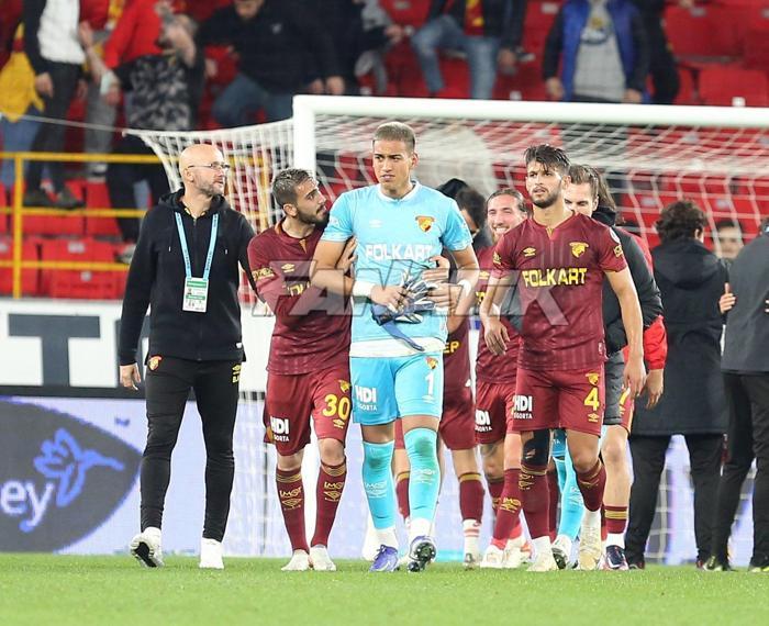 5.5 aylık bebeğini kaybeden İrfan Can Eğribayat, gözyaşlarını tutamadı