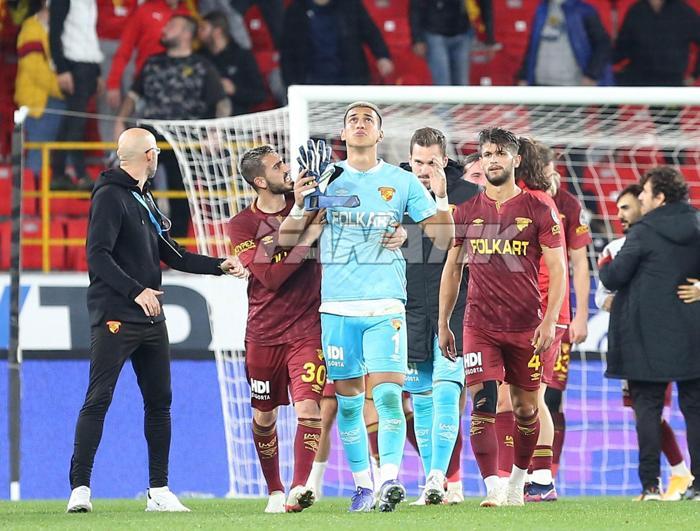 5.5 aylık bebeğini kaybeden İrfan Can Eğribayat, gözyaşlarını tutamadı
