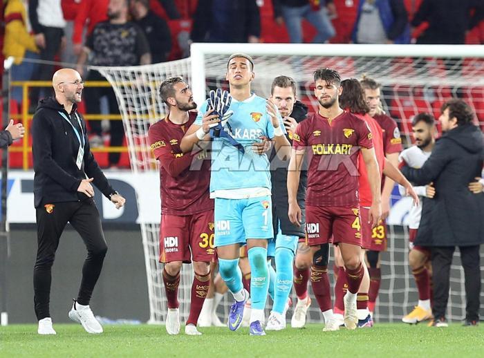 5.5 aylık bebeğini kaybeden İrfan Can Eğribayat, gözyaşlarını tutamadı