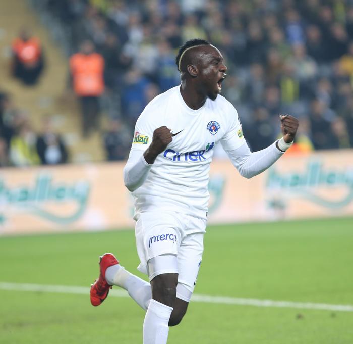 Fenerbahçeden Mbaye Diagneye flaş teklif
