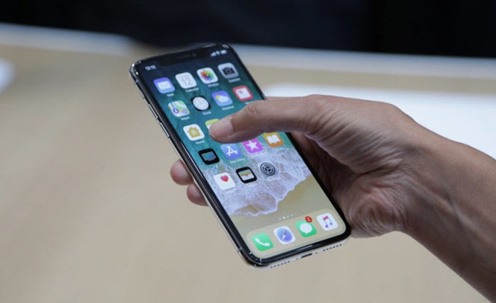 iPhone fiyatları düşüyor, Appledan 3 bomba birden geliyor