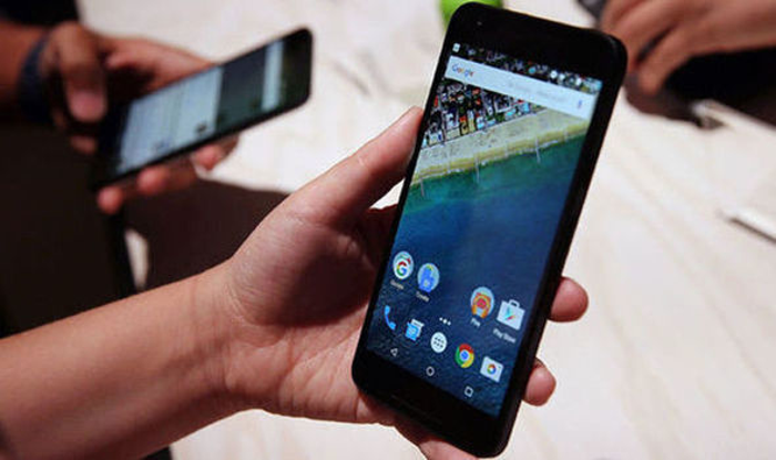 iPhone fiyatları düşüyor, Appledan 3 bomba birden geliyor