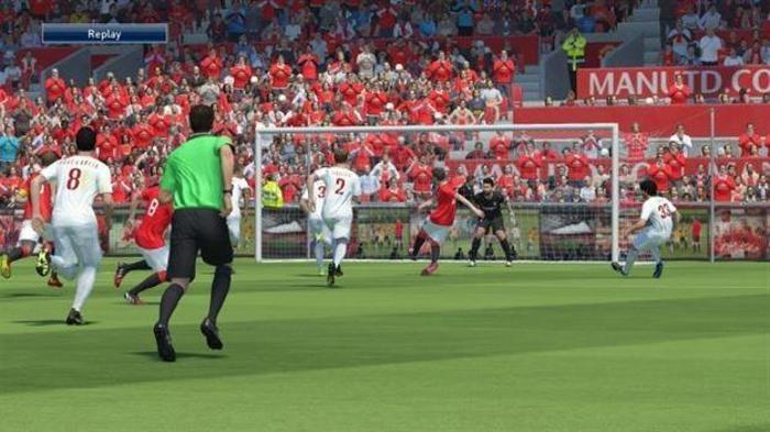 PES 2015 satışa çıktı