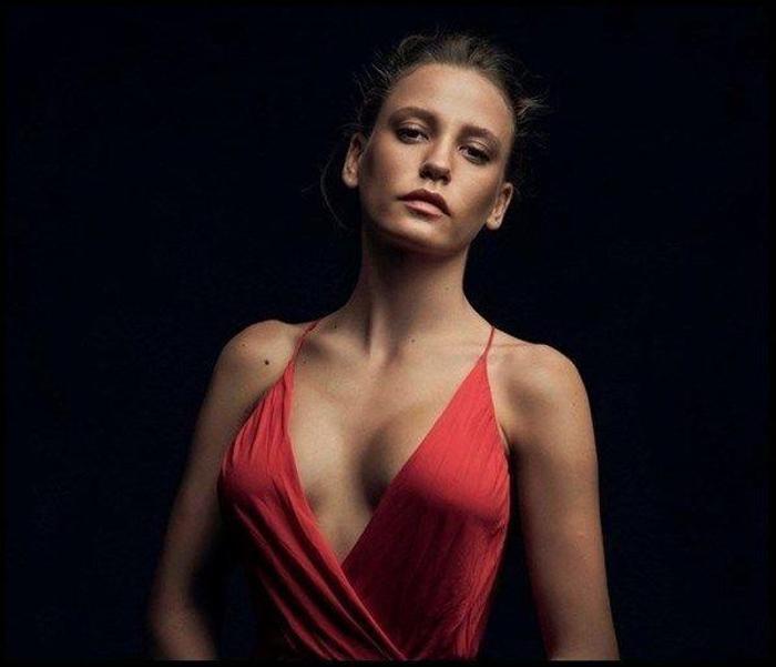 Serenay Sarıkaya