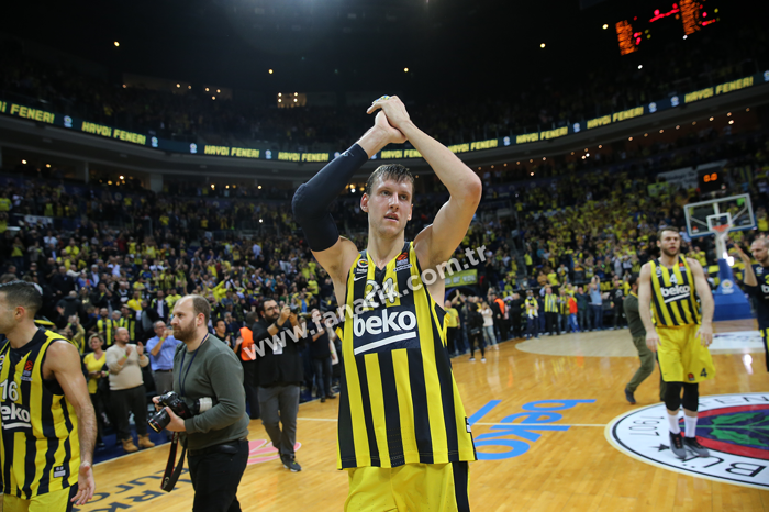 Rakip tanımıyor