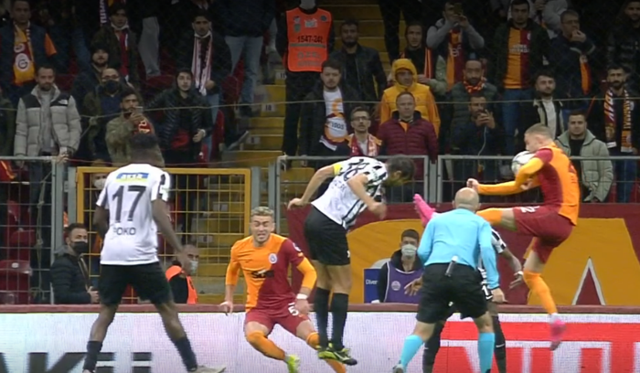 Galatasaray - Altay maçı sonrası Deniz Çoban sert çıktı: Cüneyt Çakırın balansını bozdu Delil var mı Yok