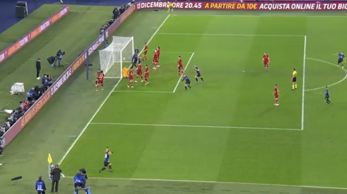 Hakan Çalhanoğlundan Inter-Roma maçında kornerden gol İşte o anlar...