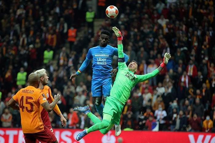 Galatasarayın Altay maçı 11i belli oldu (Muhtemel)