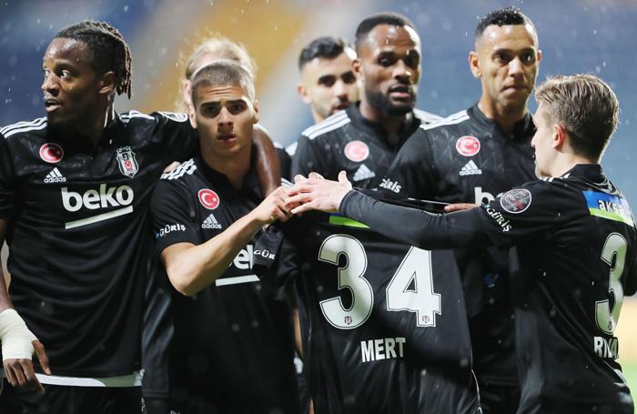 Fanatik yazarları Kasımpaşa - Beşiktaş maçını yazdı...