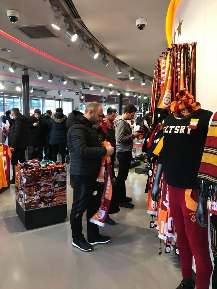 Galatasarayda Yellow Friday çılgınlığı