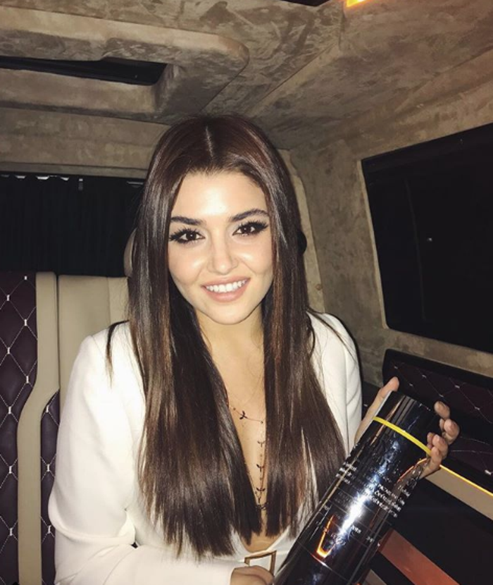 Hande Erçelin yüzüne ne oldu