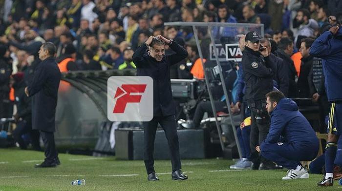 Fenerbahçede Ersun Yanal yıkıldı