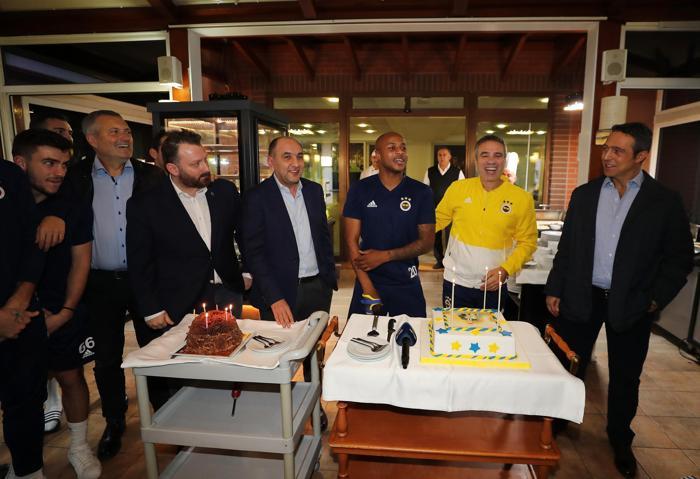 Fenerbahçede Ersun Yanal ve Ayewin doğum günü kutlandı
